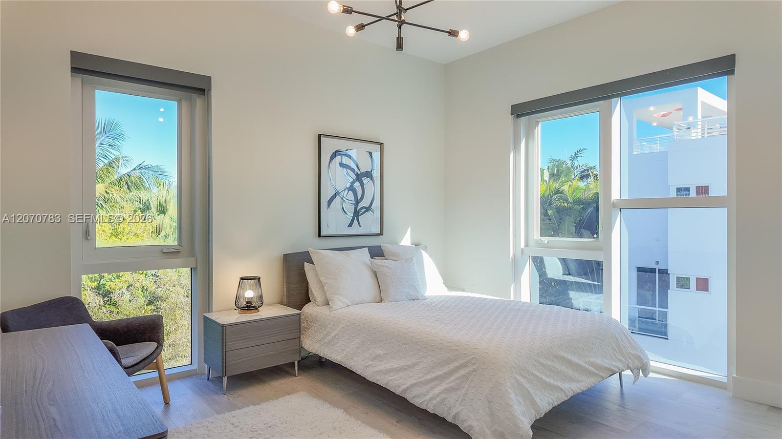 455 NE 39th Street