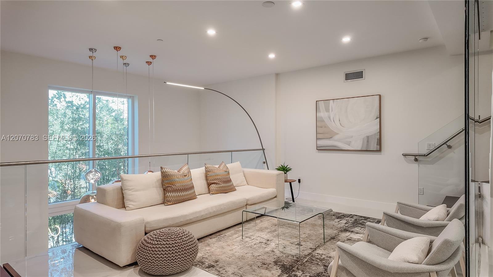 455 NE 39th Street
