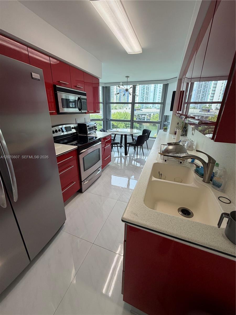 3500 Mystic Pointe Drive
