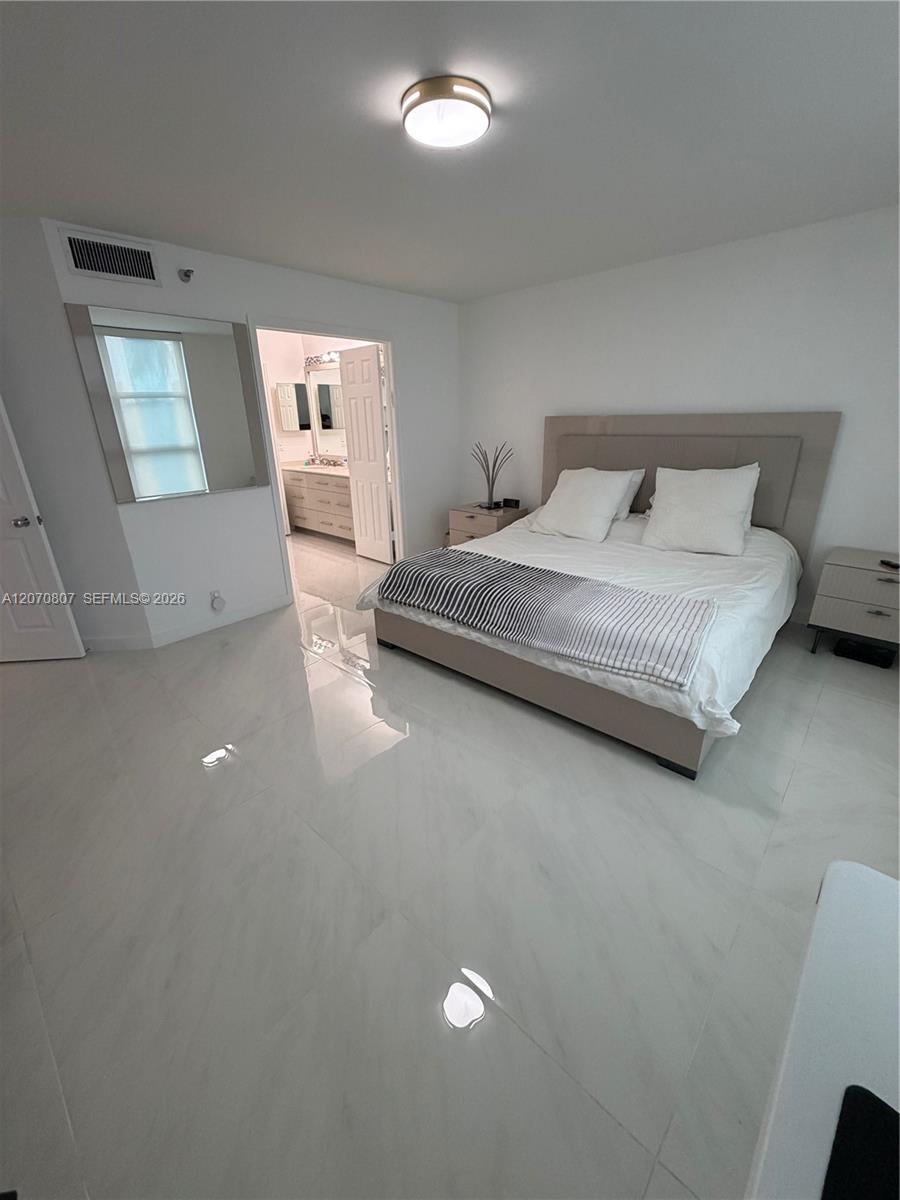 3500 Mystic Pointe Drive