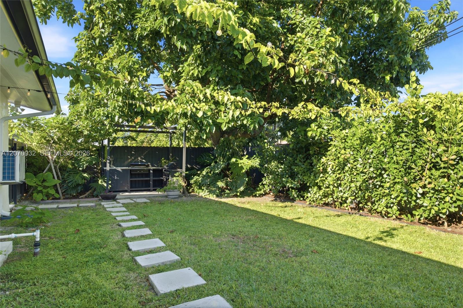 9780 Bel Aire Drive