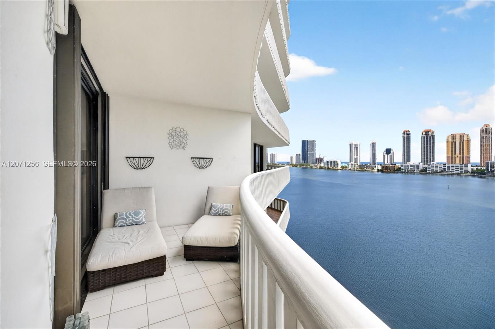 3000 Island Boulevard