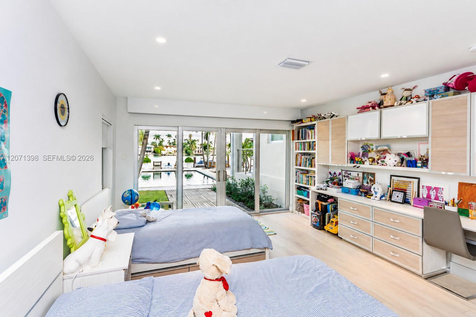 455 E Dilido Drive