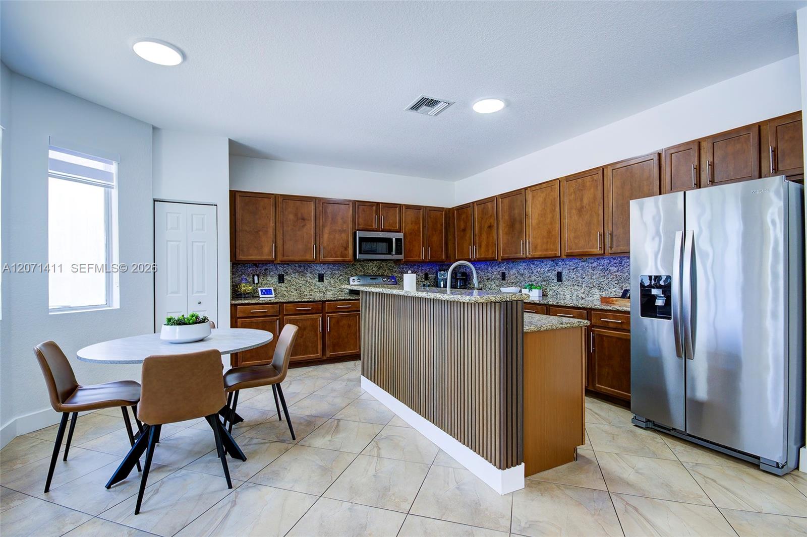 9370 Cobblestone Brooke Court gallery image #15