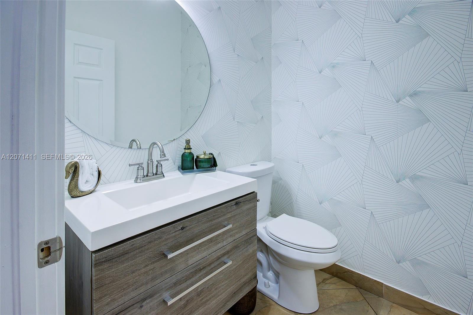 9370 Cobblestone Brooke Court gallery image #17