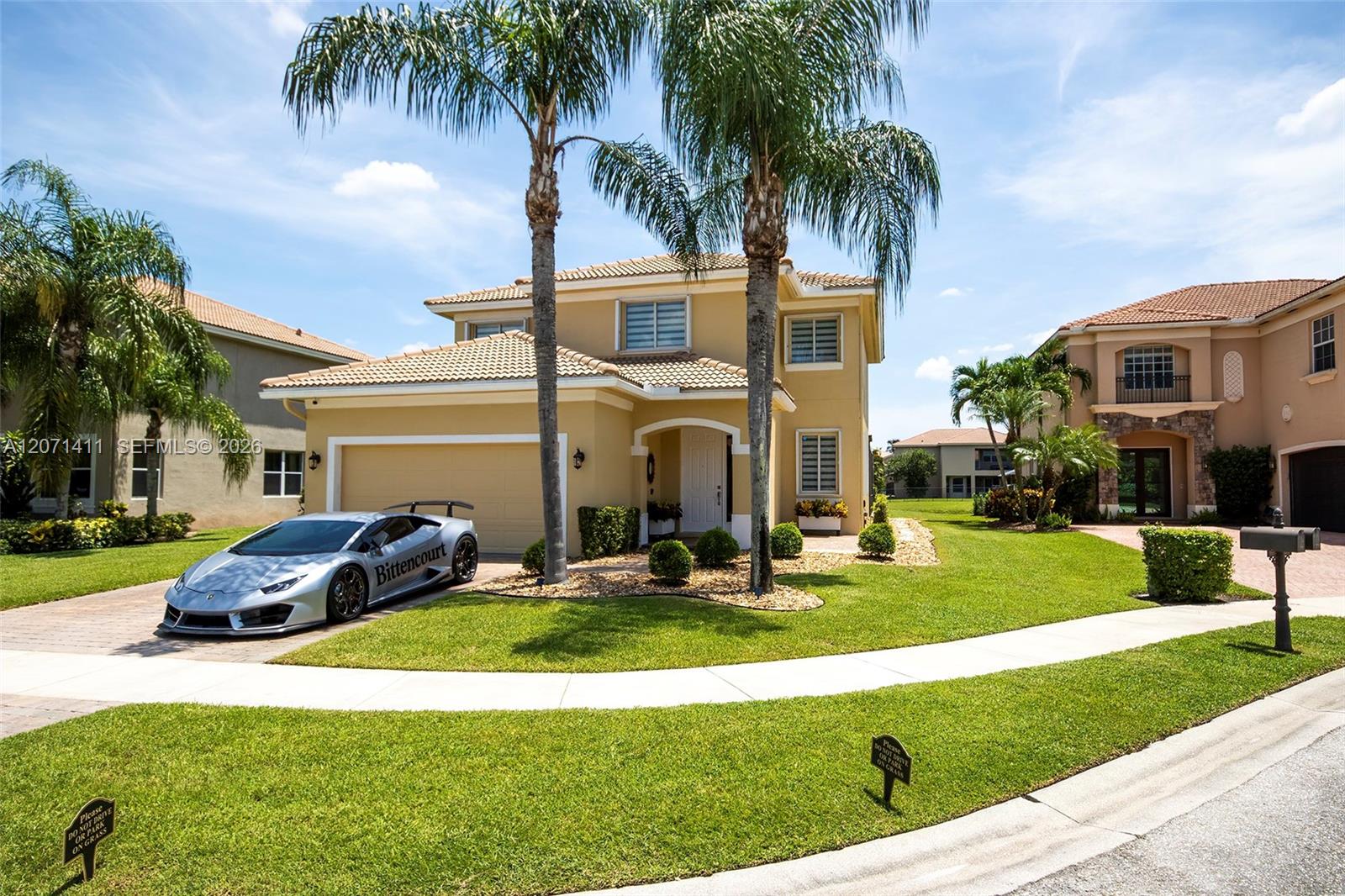 9370 Cobblestone Brooke Court gallery image #2