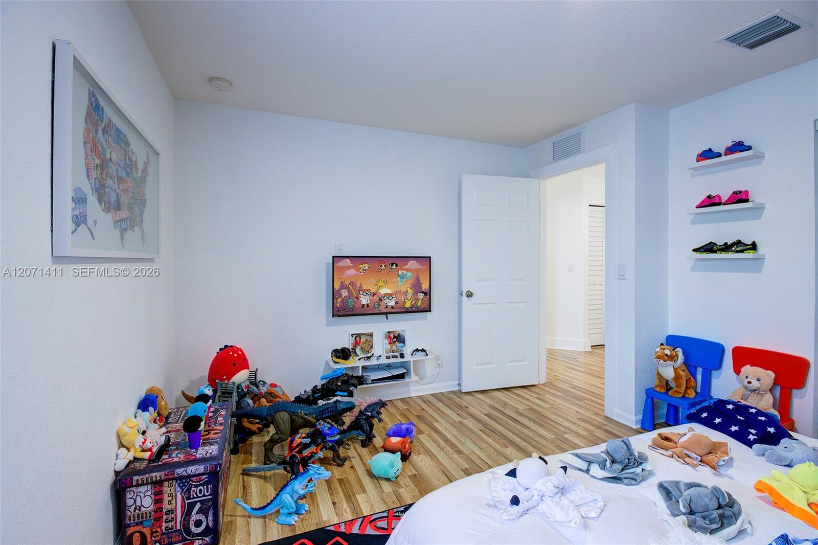 9370 Cobblestone Brooke Court gallery image #33