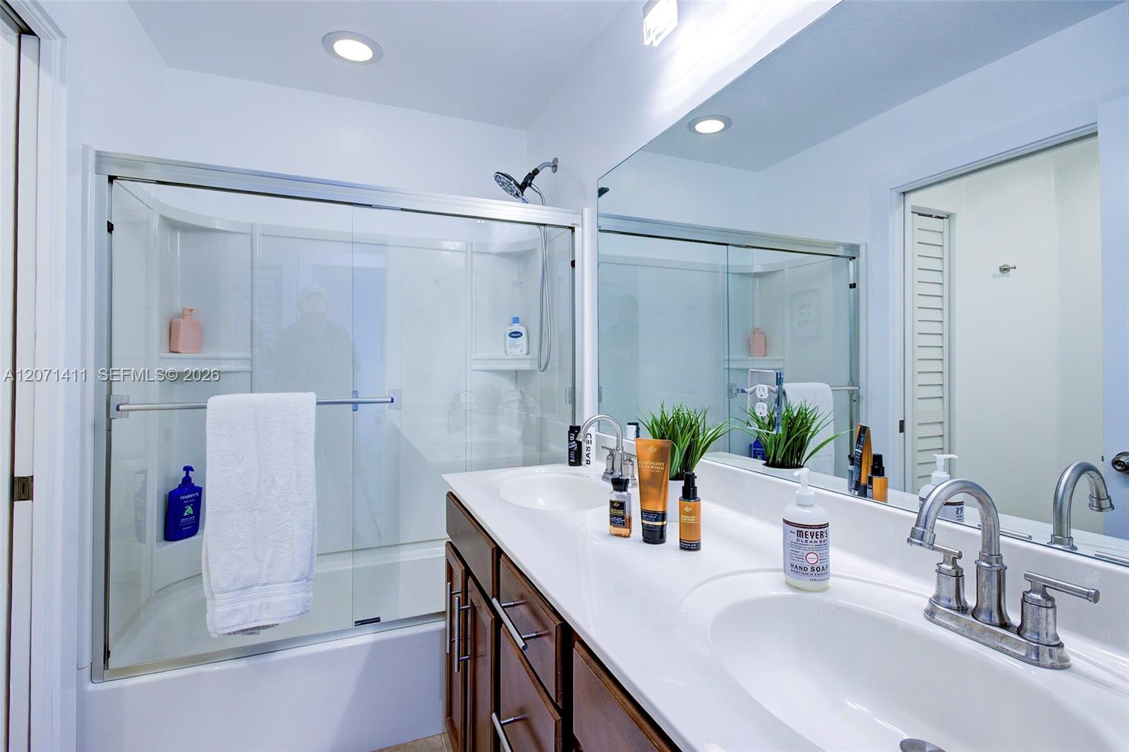 9370 Cobblestone Brooke Court gallery image #34