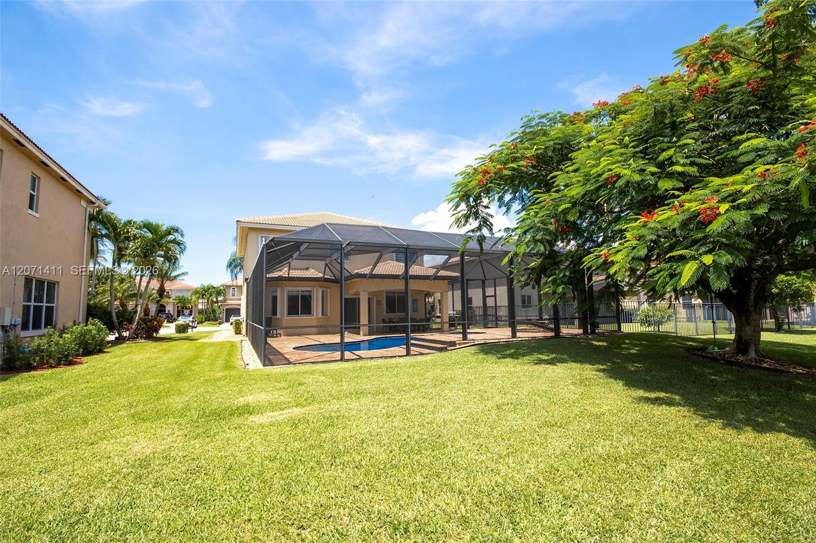 9370 Cobblestone Brooke Court gallery image #8