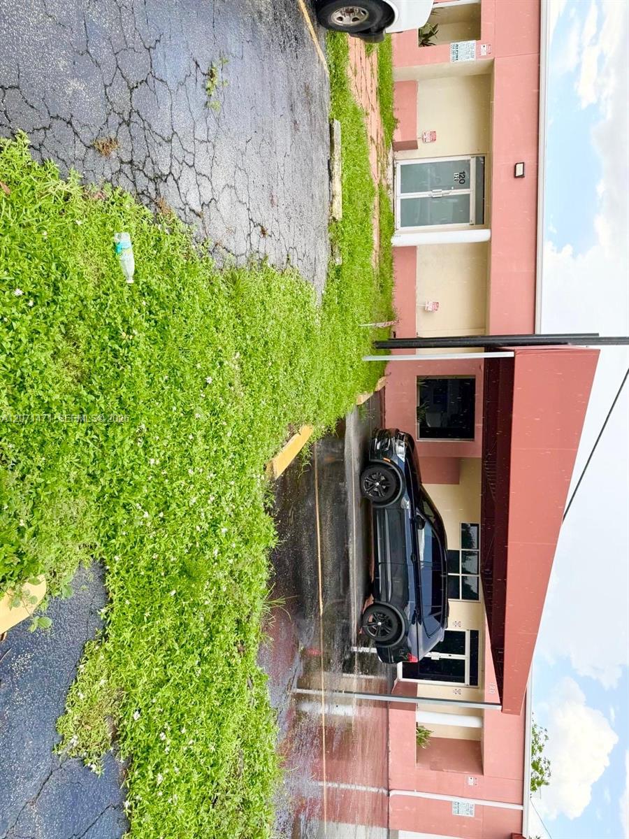 120 SW 70th Avenue