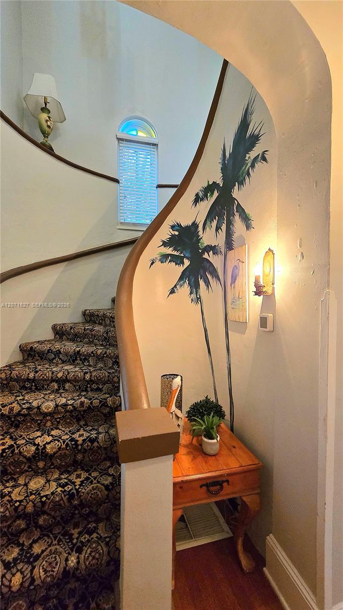 219 S 17th Avenue