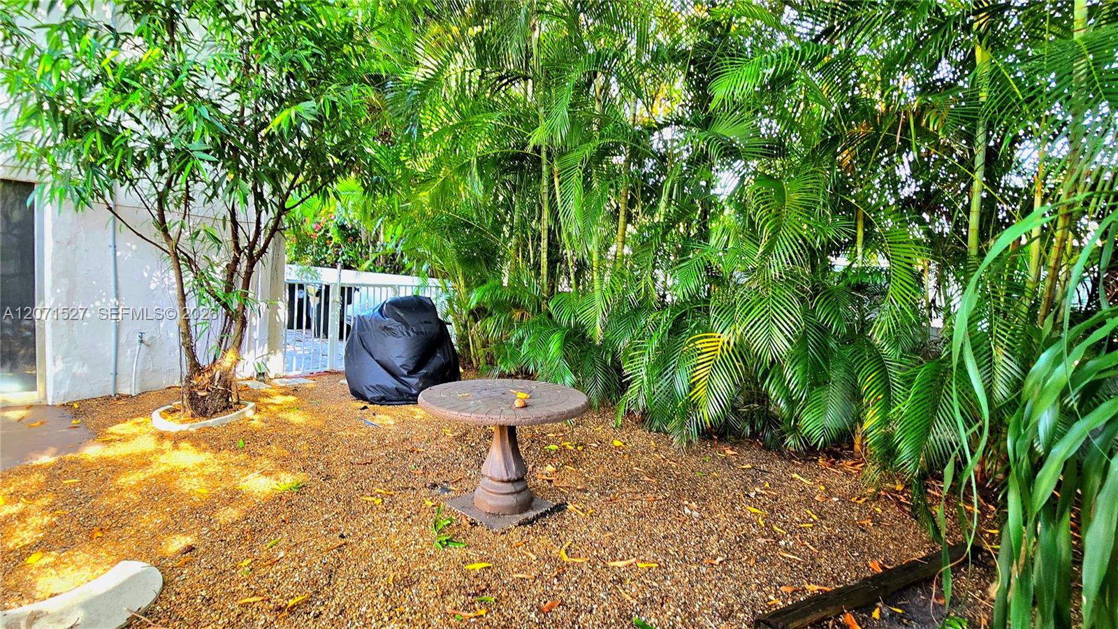 219 S 17th Avenue