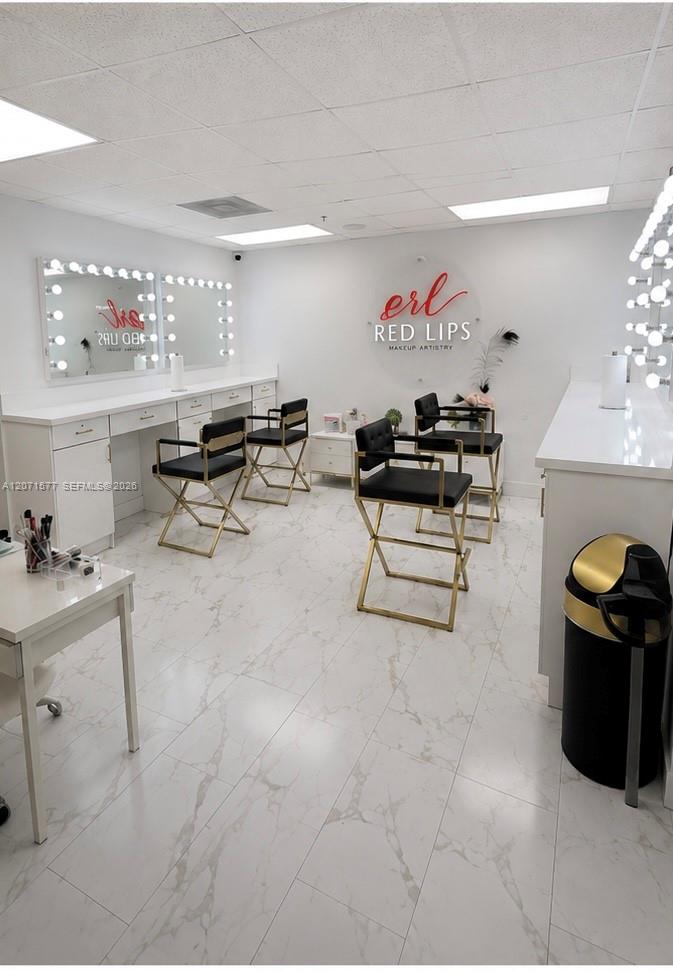 1275 W 47th Place