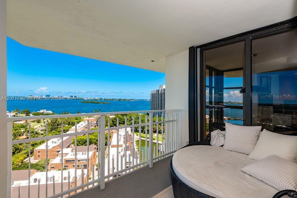 1000 Quayside Terrace