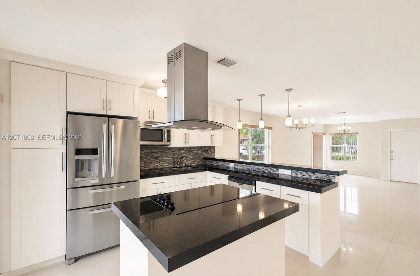 2561 W 60th Place