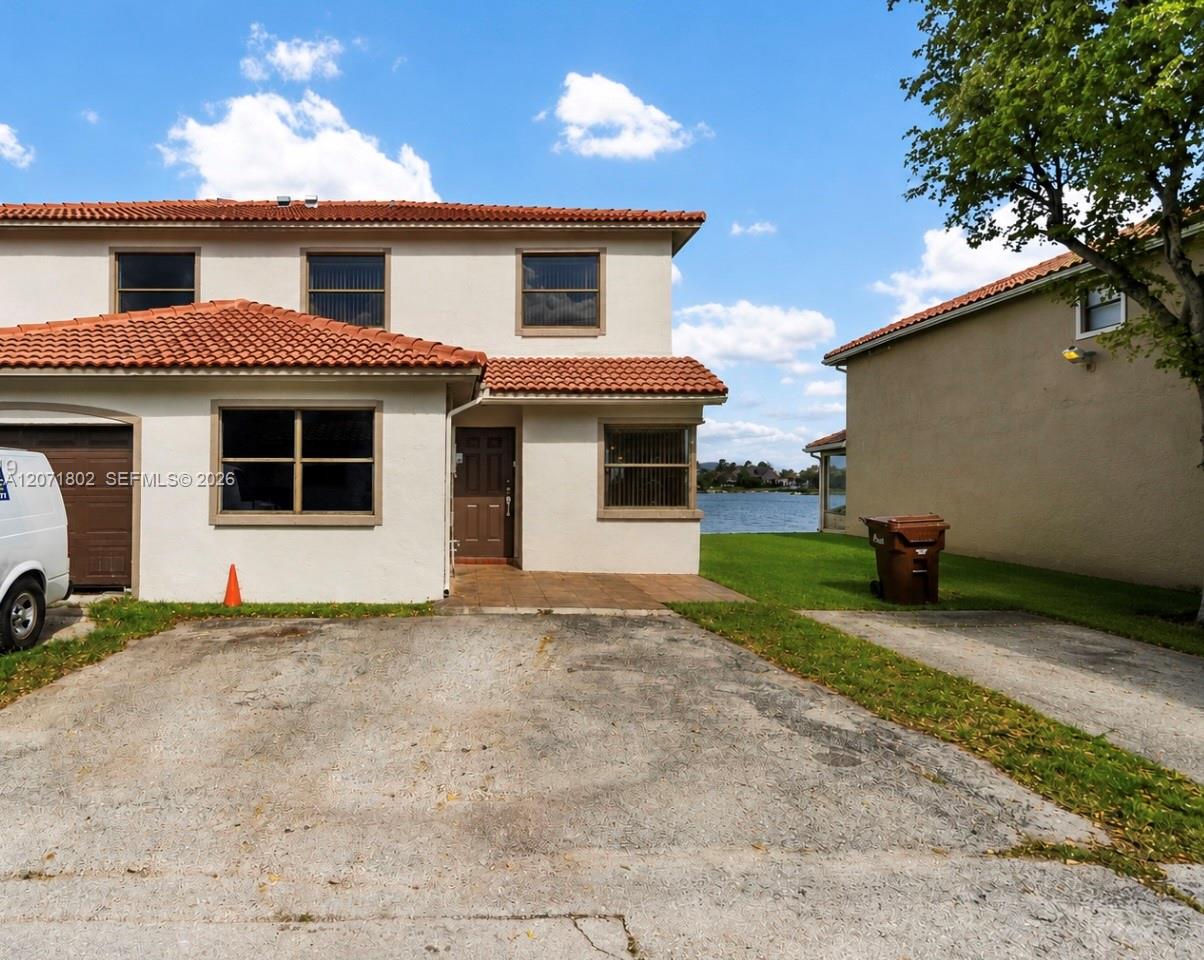 2561 W 60th Place