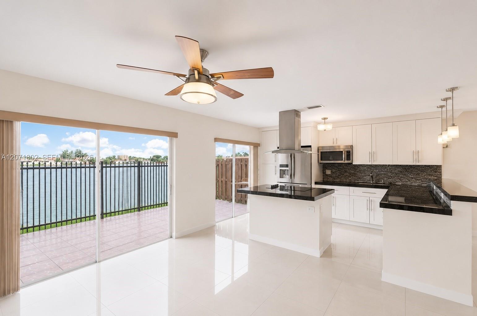 2561 W 60th Place