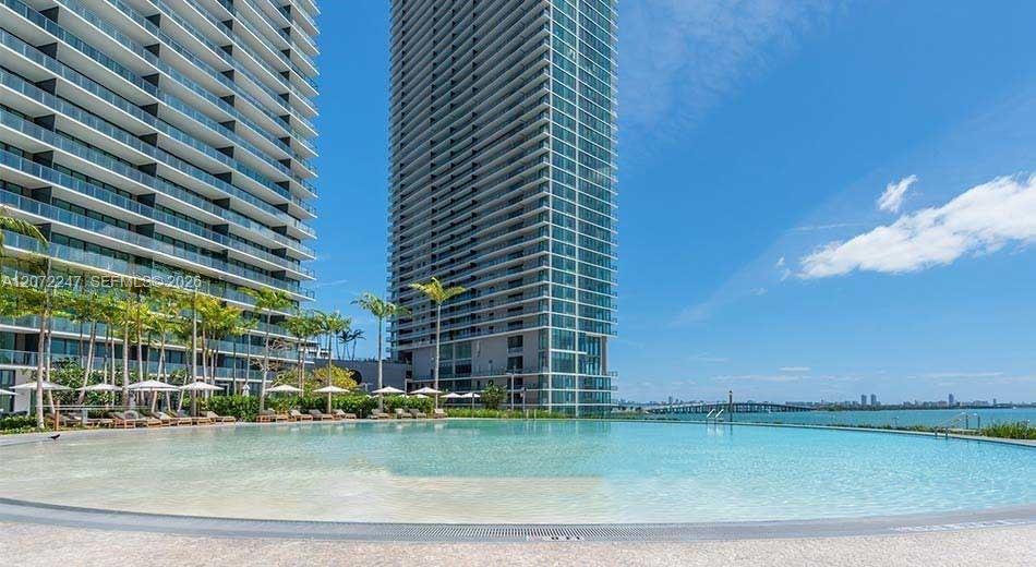 650 NE 32nd Street