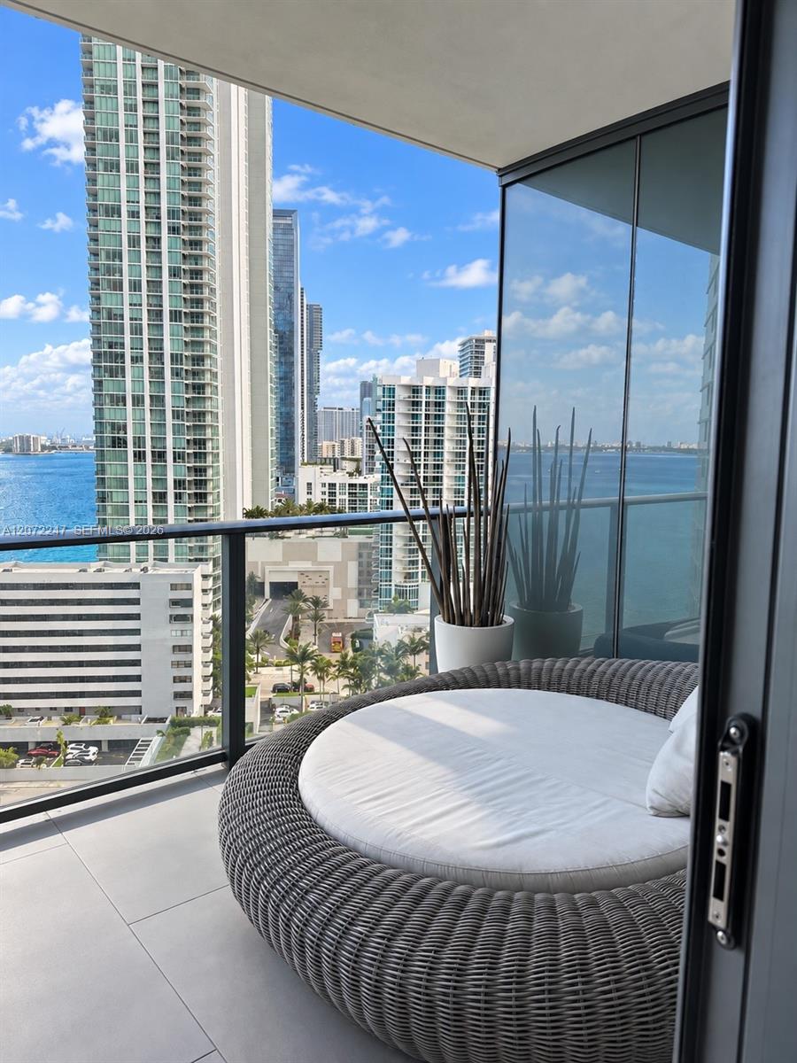 650 NE 32nd Street