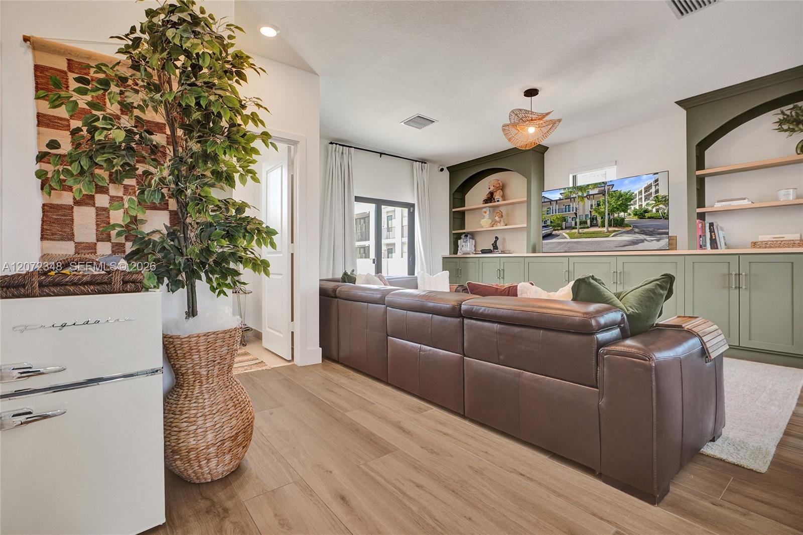 8166 NW 42nd Street