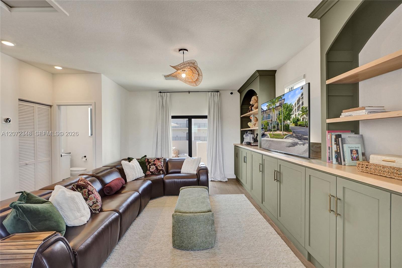 8166 NW 42nd Street