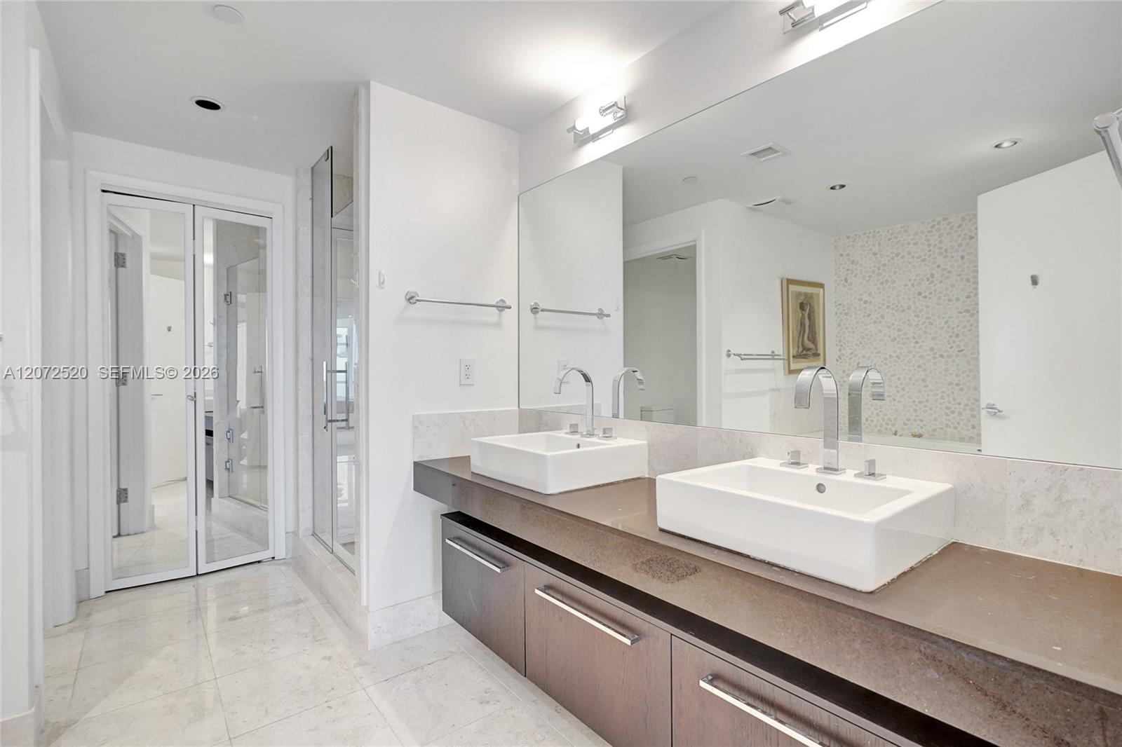 17121 Collins Avenue gallery image #10