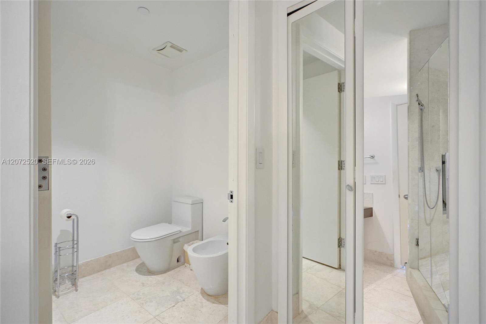 17121 Collins Avenue gallery image #12