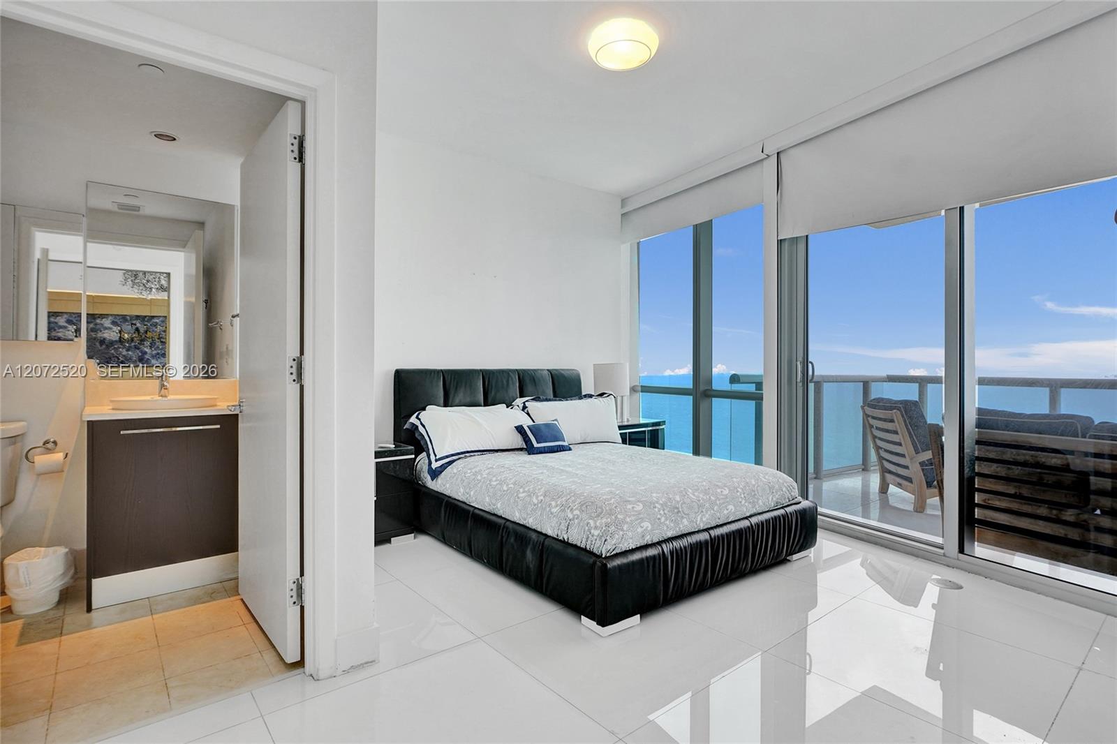 17121 Collins Avenue gallery image #15