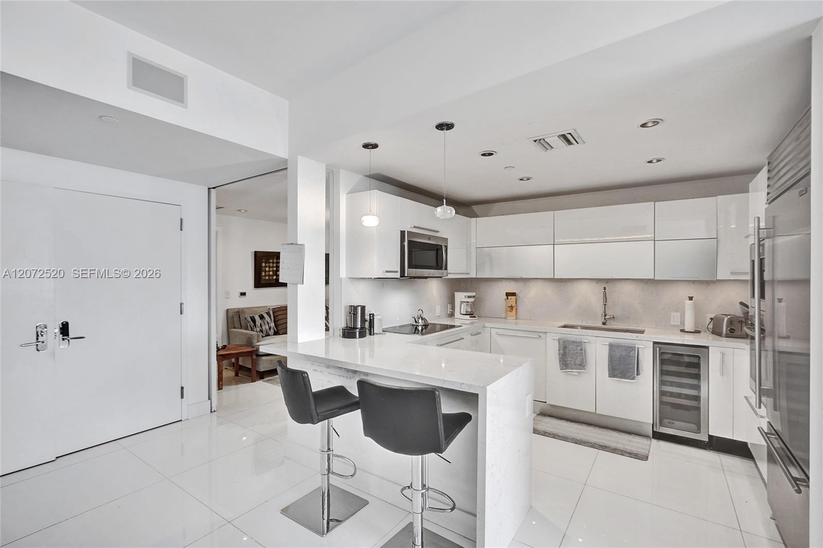 17121 Collins Avenue gallery image #25