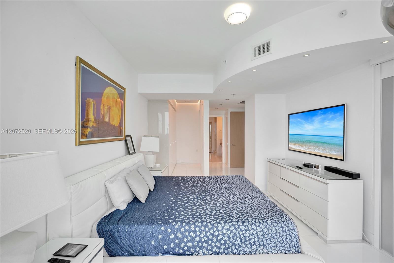 17121 Collins Avenue gallery image #7