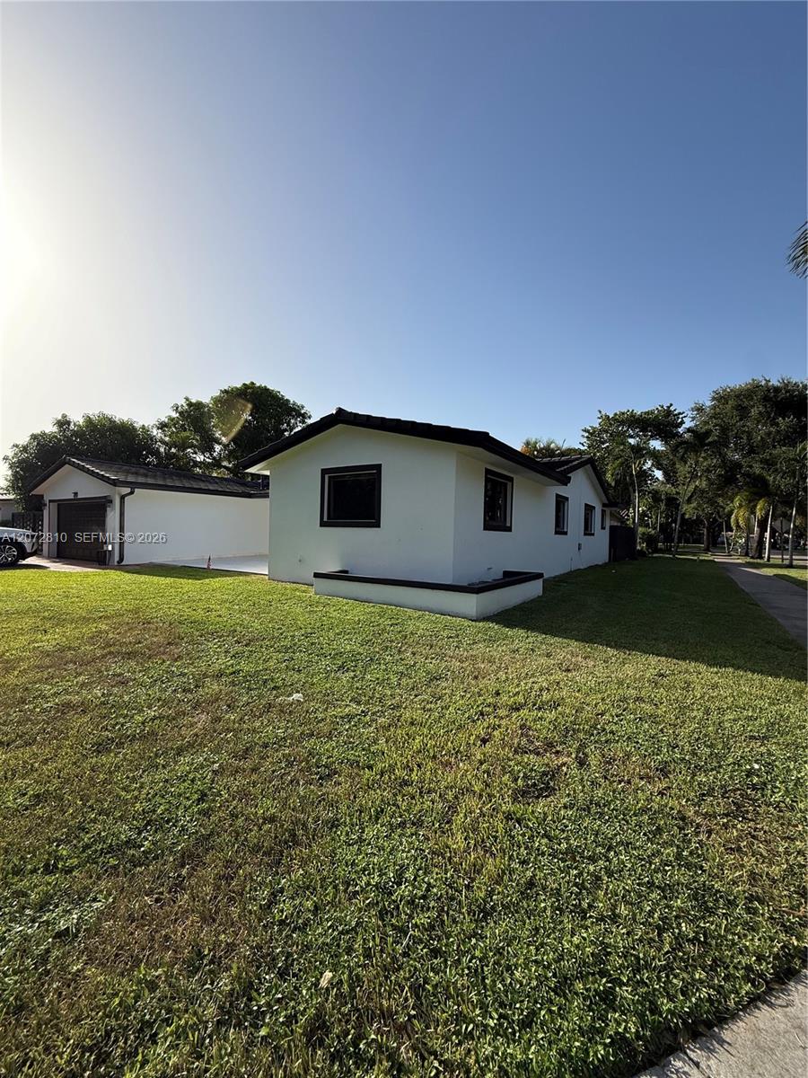 6901 S Miami Lakeway