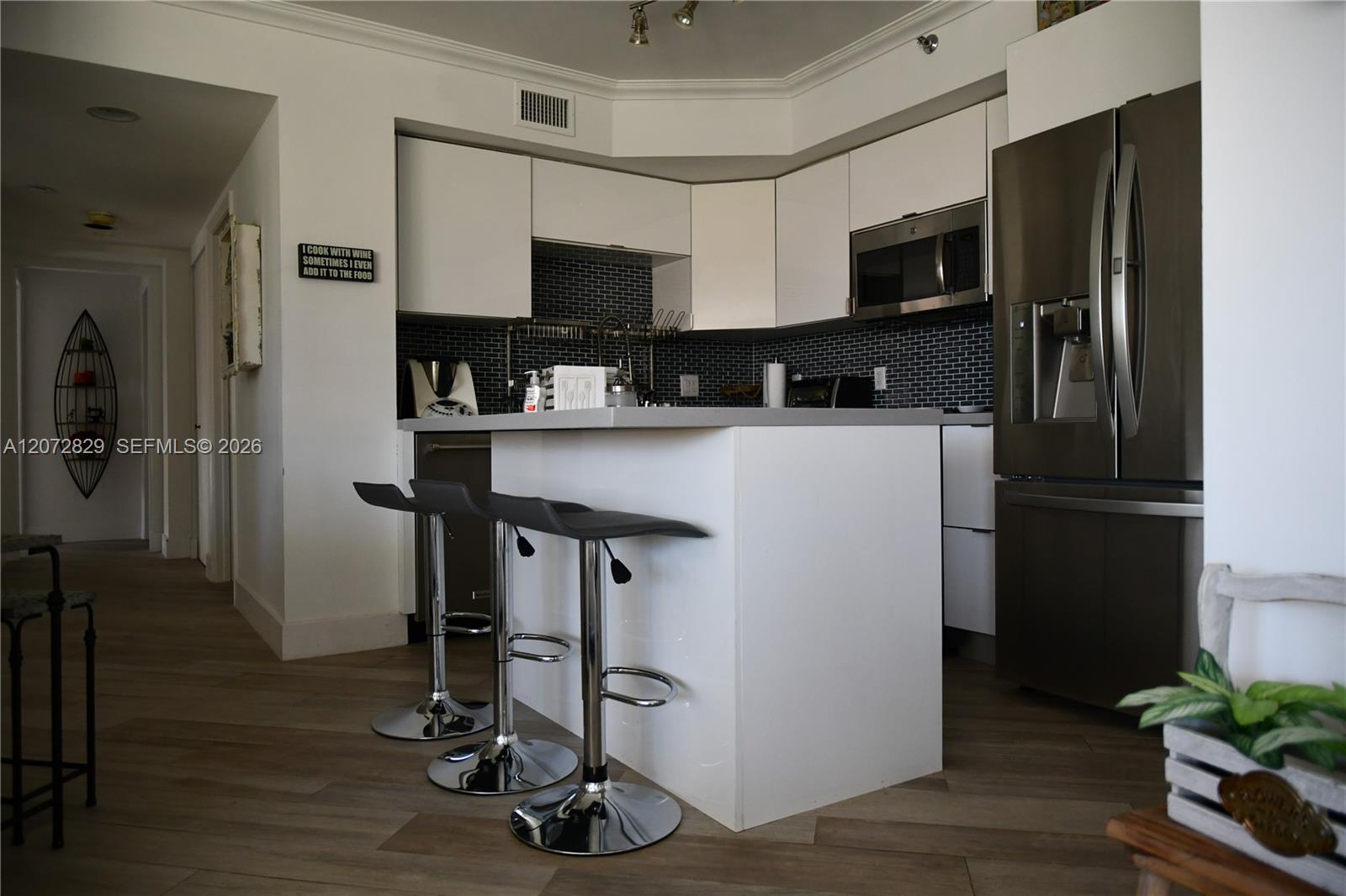 1000 E Island Boulevard