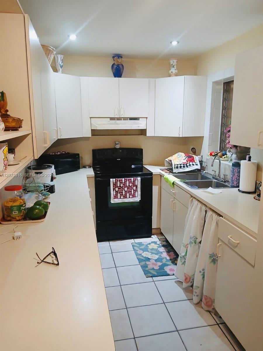4400 SW 112th Place