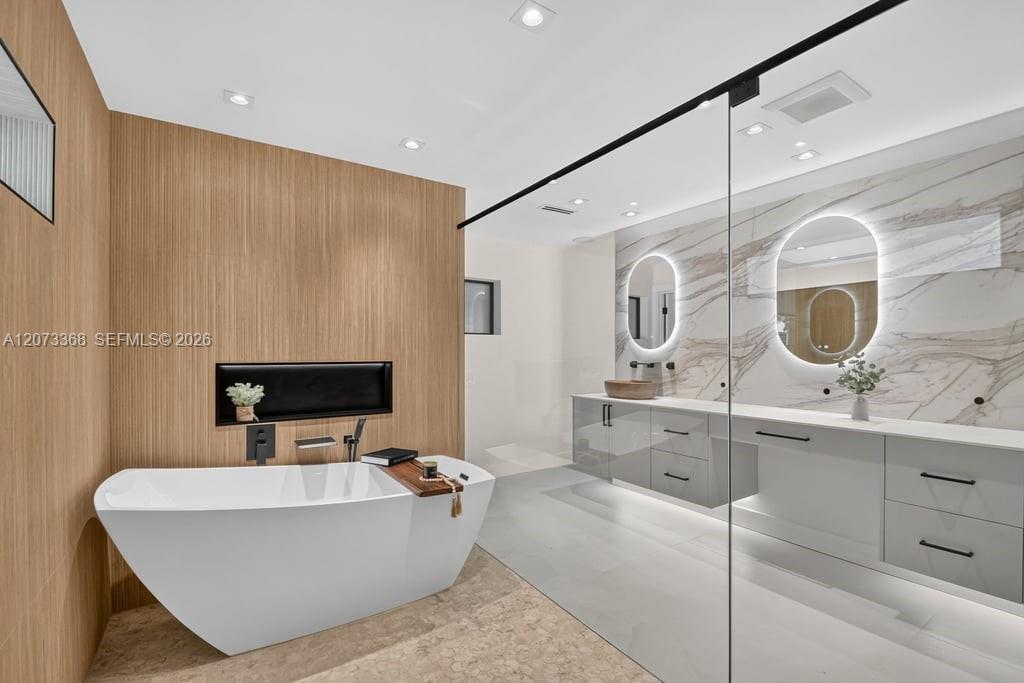 2802 SW 5th Street gallery image #31