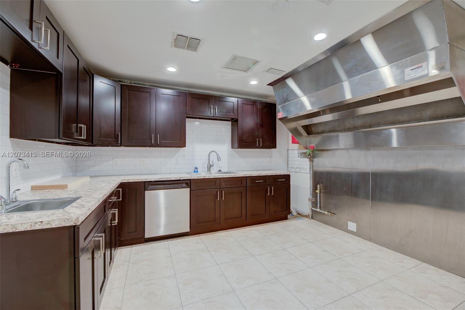 359 10th Street