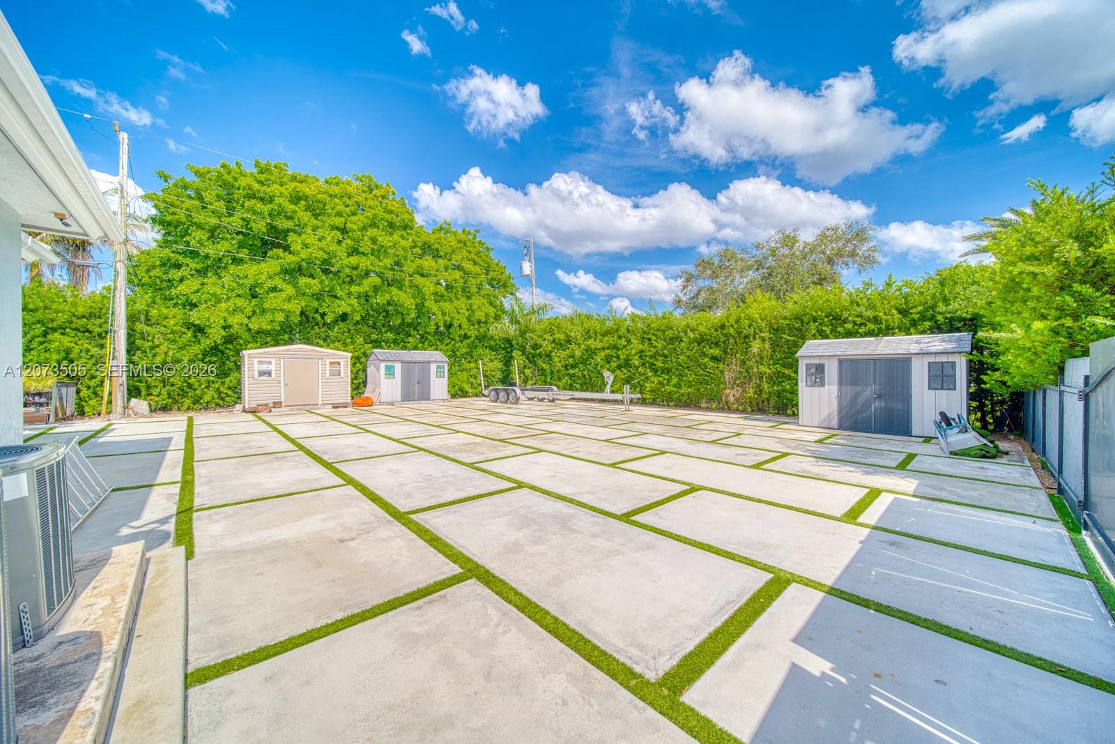 901 NW 122nd Avenue