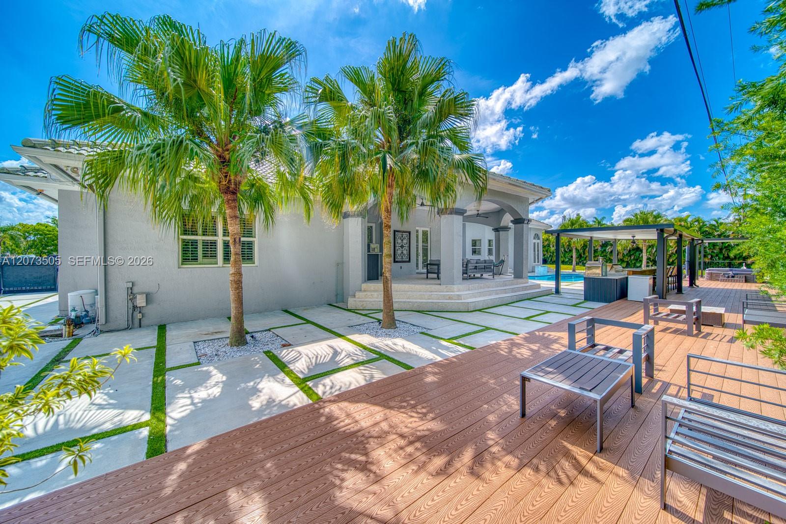 901 NW 122nd Avenue
