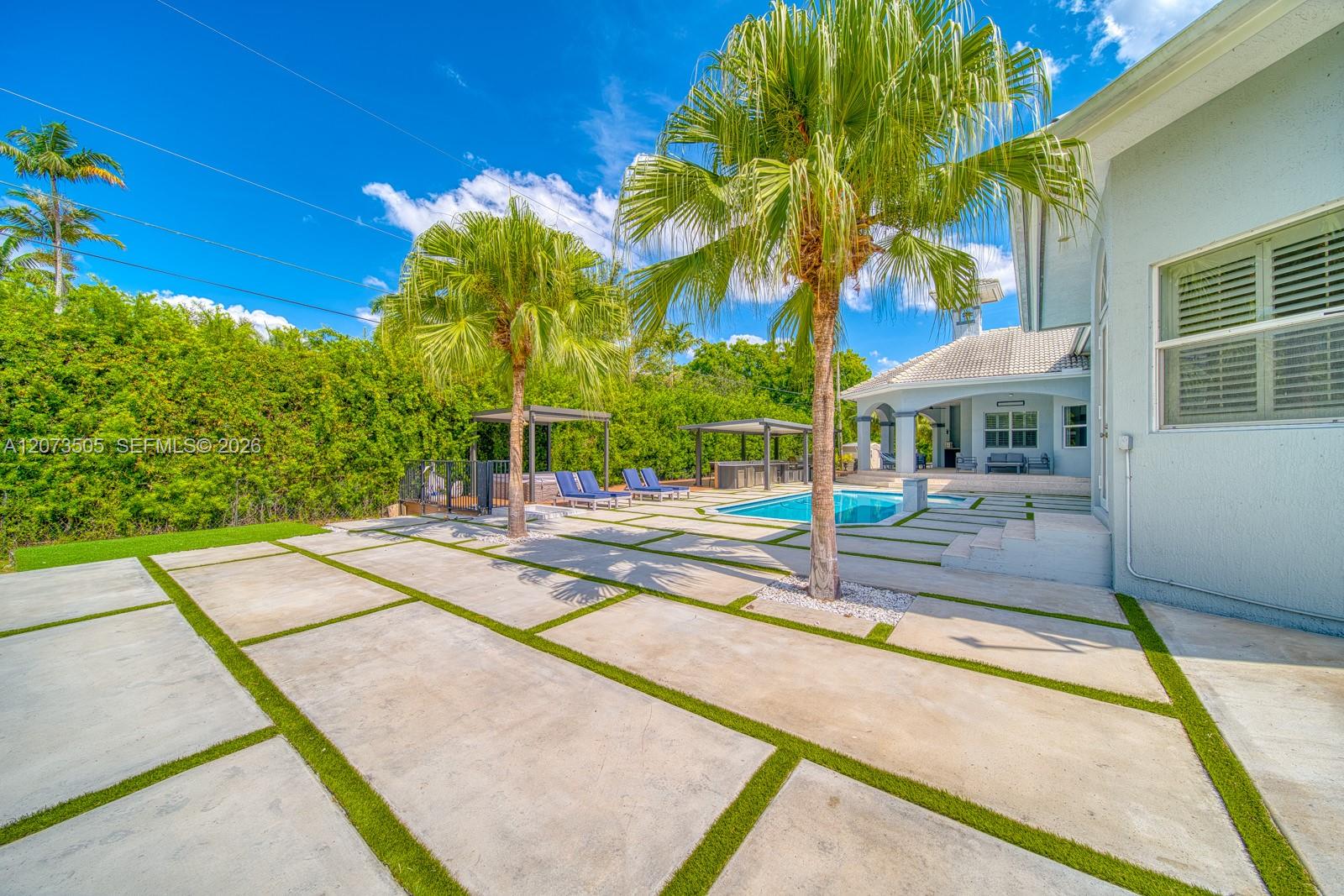 901 NW 122nd Avenue