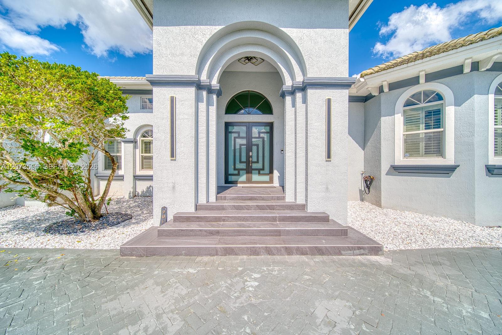 901 NW 122nd Avenue