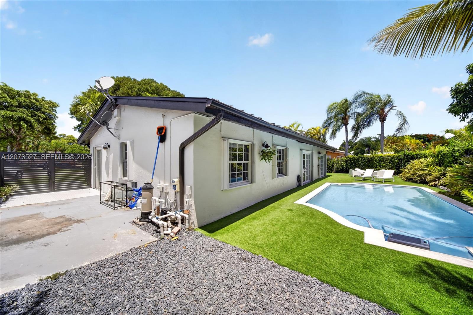 10315 SW 129th Court gallery image #40