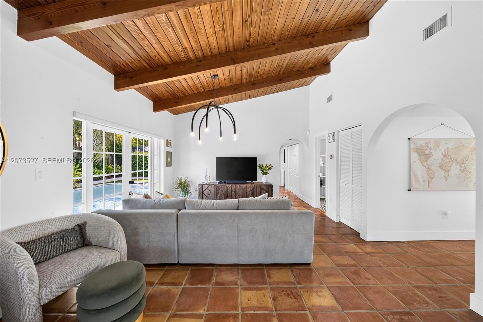 10315 SW 129th Court gallery image #9