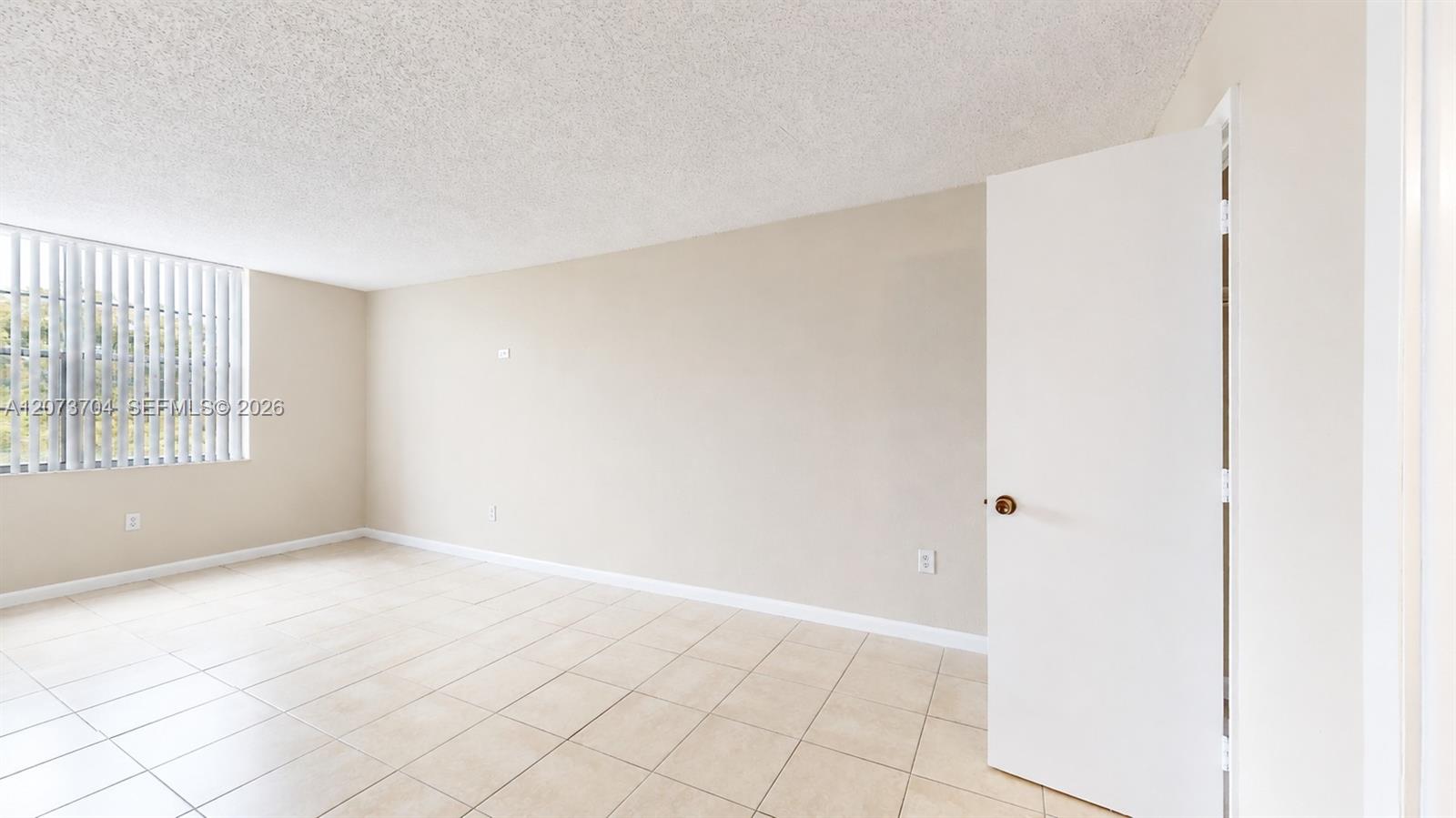 9360 Fontainebleau Boulevard