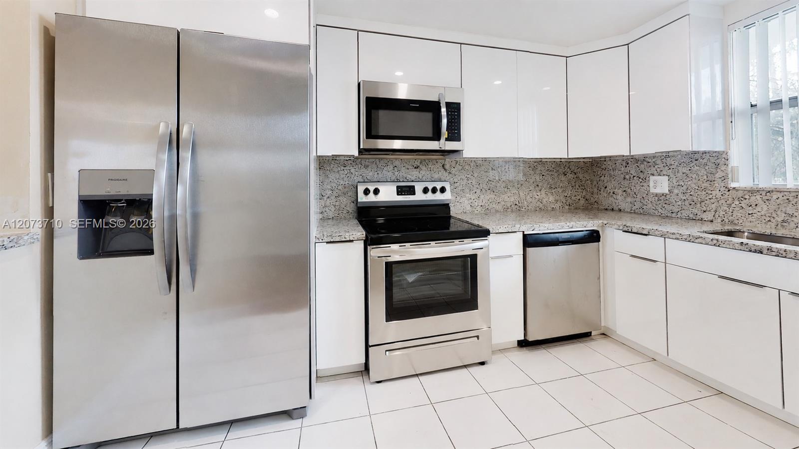 9363 Fontainebleau Boulevard