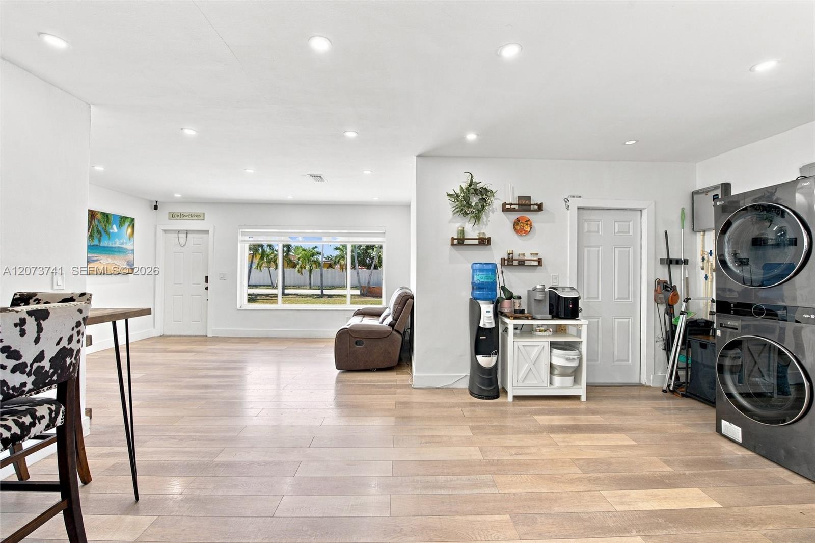 681 W 55th Place