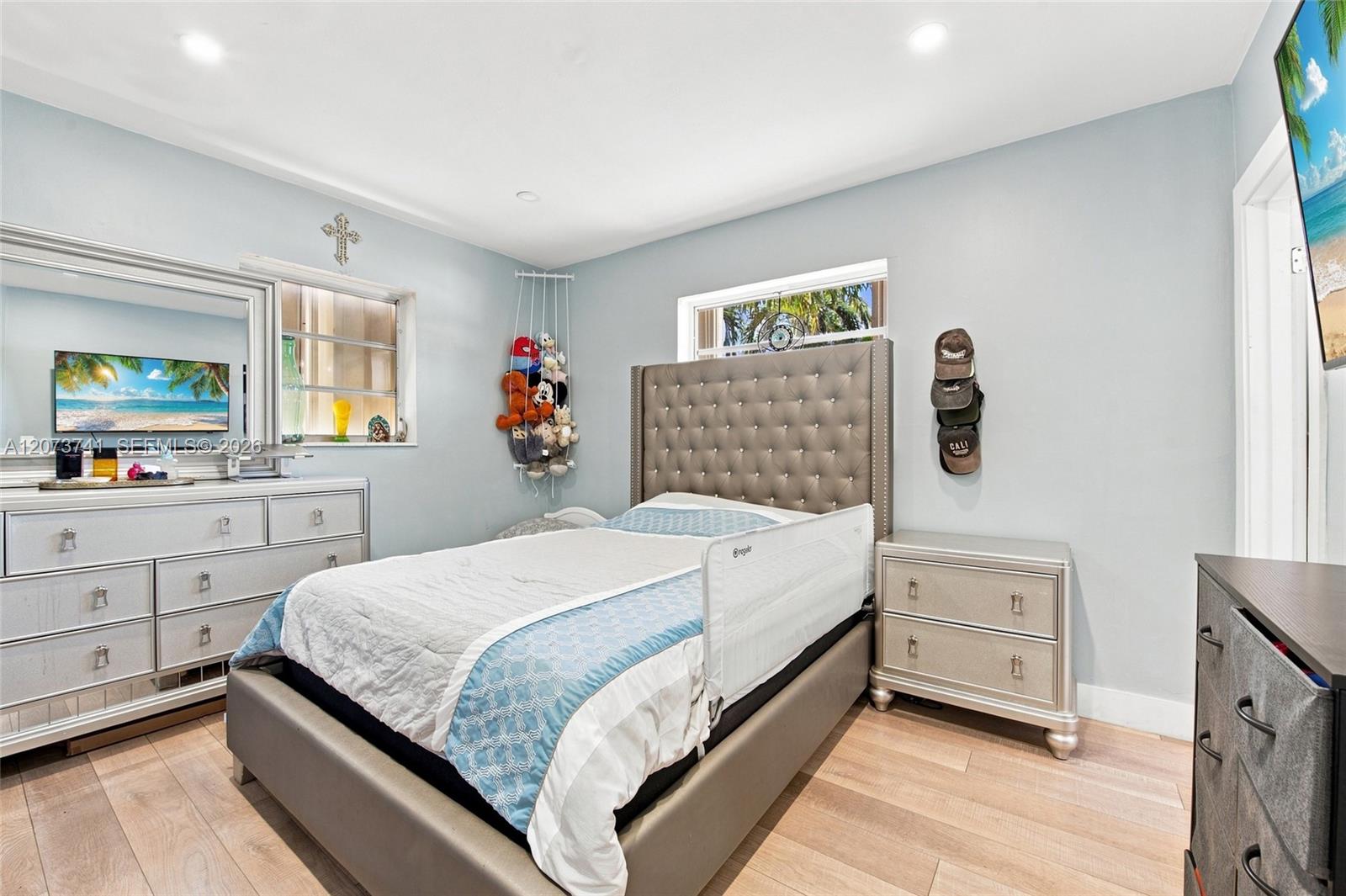 681 W 55th Place