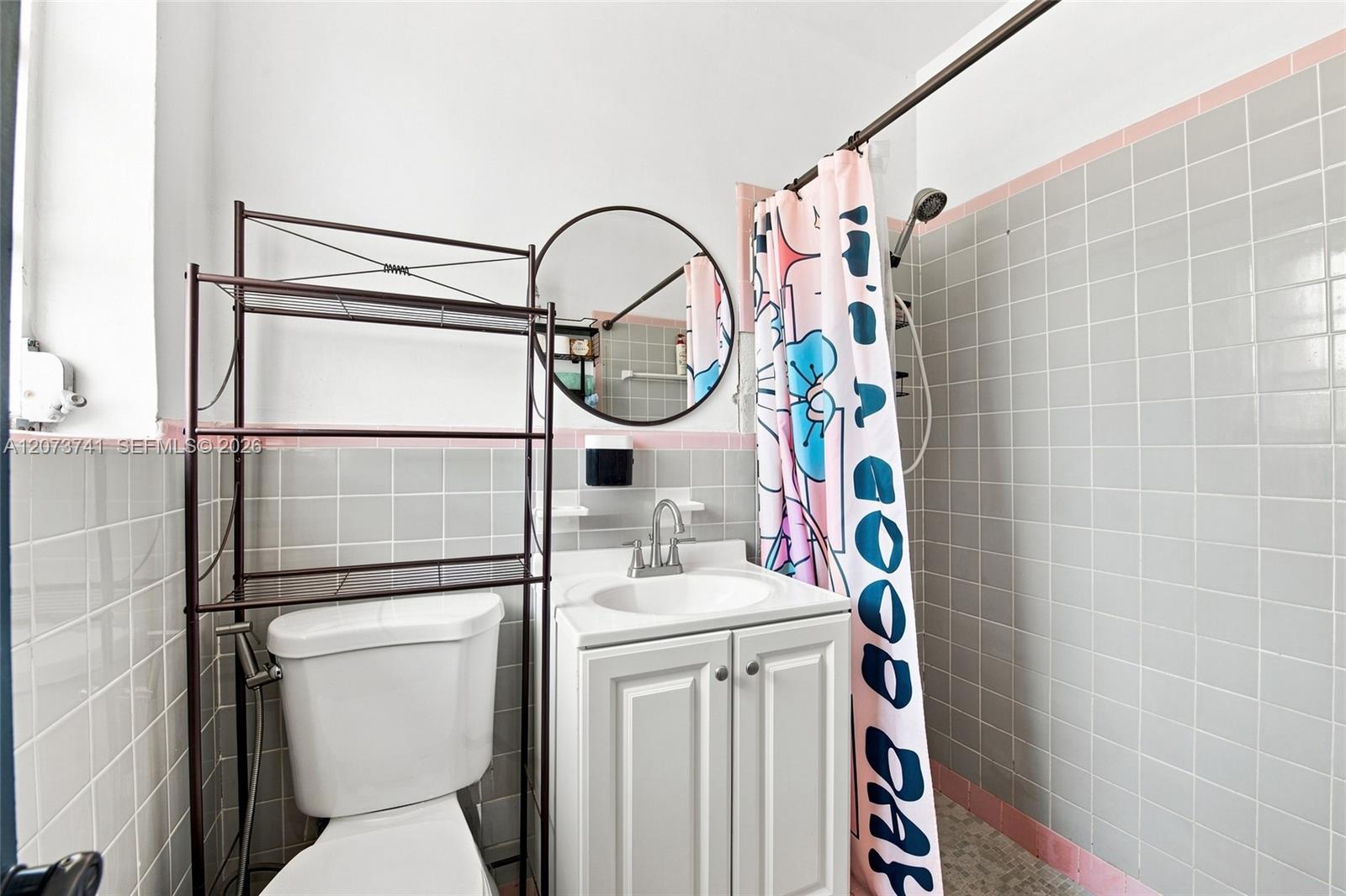 681 W 55th Place