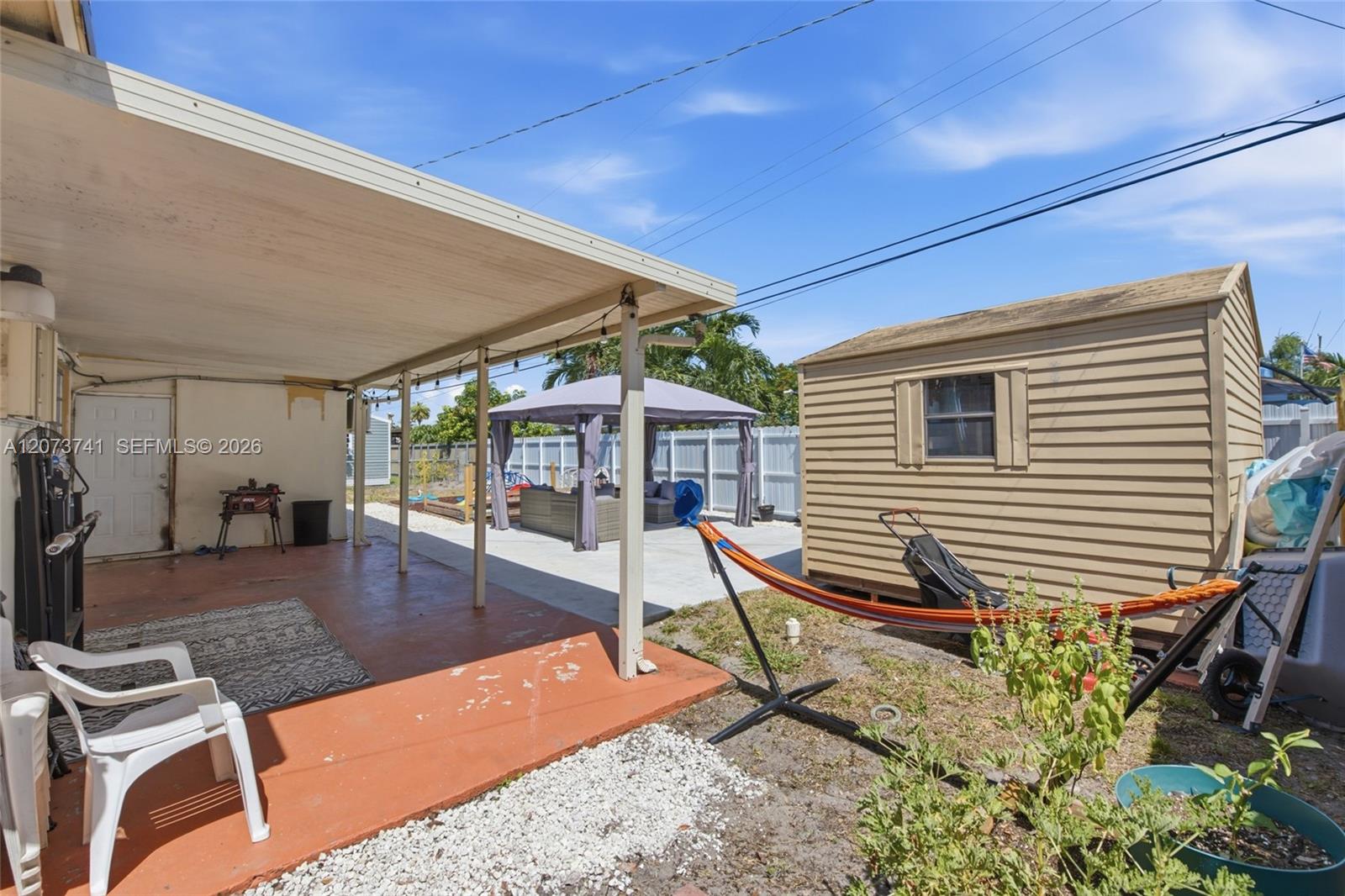 681 W 55th Place