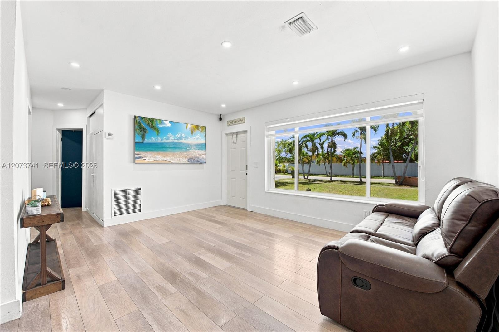 681 W 55th Place