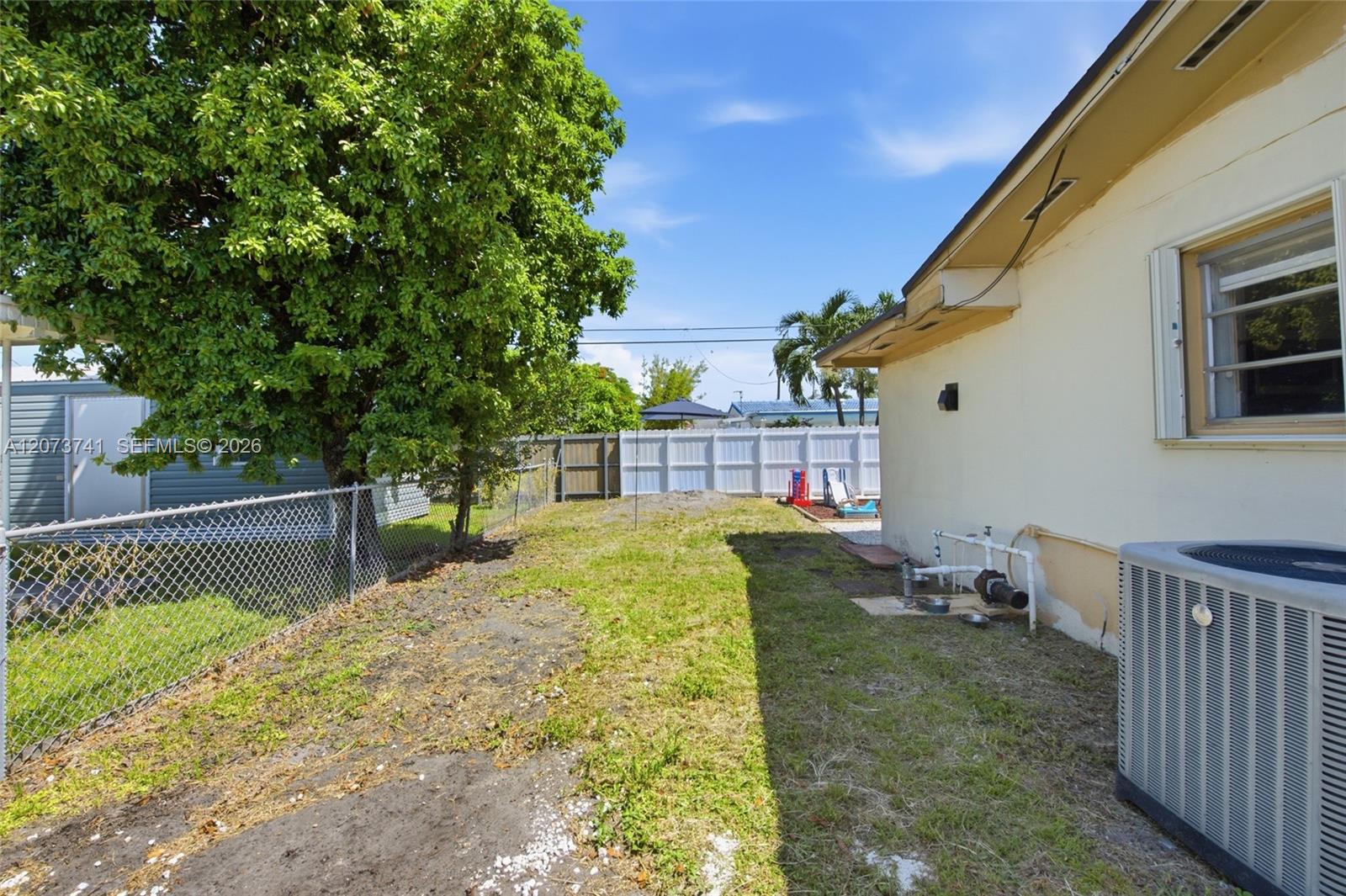 681 W 55th Place