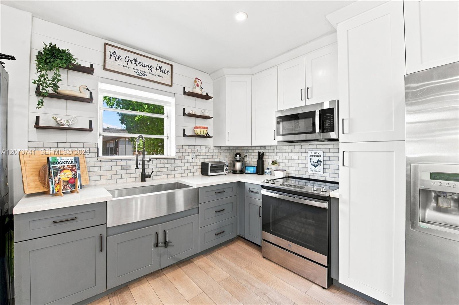 681 W 55th Place